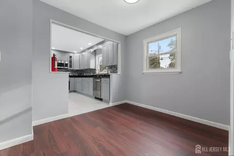 13 Becker Dr, Sayreville, NJ 08859 photo 6