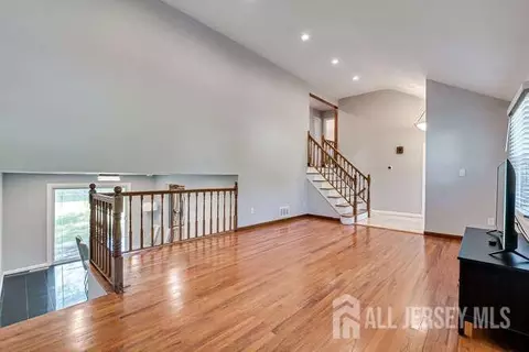 30 Jonathan Dr, Edison, NJ 08820 photo 17