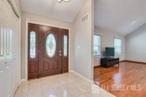 30 Jonathan Dr, Edison, NJ 08820 photo 14