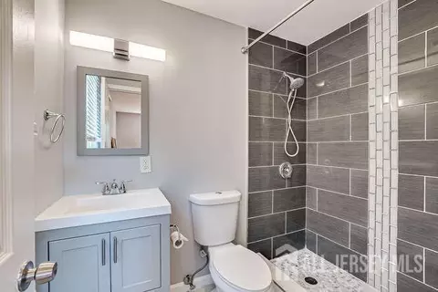 30 Jonathan Dr, Edison, NJ 08820 photo 25