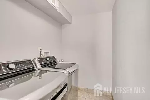 30 Jonathan Dr, Edison, NJ 08820 photo 34