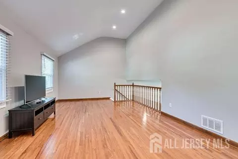30 Jonathan Dr, Edison, NJ 08820 photo 15