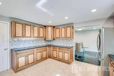 30 Jonathan Dr, Edison, NJ 08820 photo 9