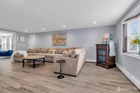 19 Phillips Rd, Edison, NJ 08817 photo 4