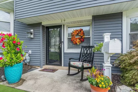 19 Phillips Rd, Edison, NJ 08817 photo 2