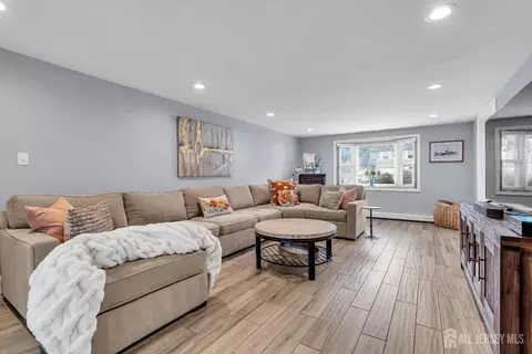 19 Phillips Rd, Edison, NJ 08817 photo 7