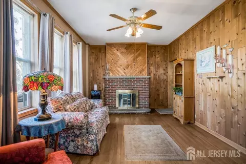 201 Chestnut St, Middlesex, NJ 08846 photo 7