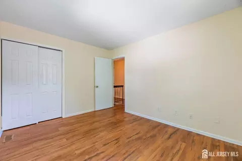 201 Maplecrest Rd, Edison, NJ 08820 photo 21
