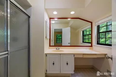 201 Maplecrest Rd, Edison, NJ 08820 photo 16