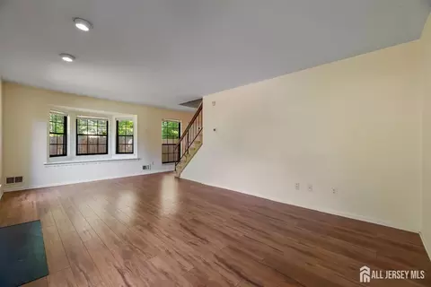 201 Maplecrest Rd, Edison, NJ 08820 photo 13