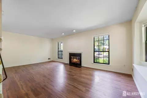 201 Maplecrest Rd, Edison, NJ 08820 photo 12
