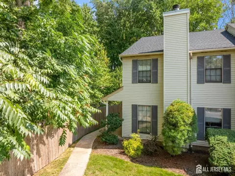 201 Maplecrest Rd, Edison, NJ 08820 photo 3