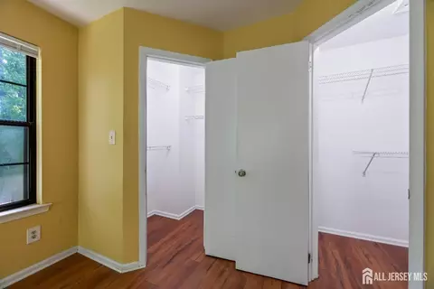 201 Maplecrest Rd, Edison, NJ 08820 photo 14