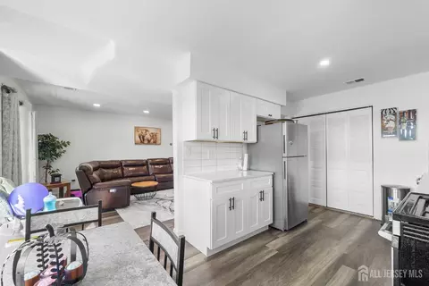 1609 Raspberry Ct, Edison, NJ 08817 photo 9