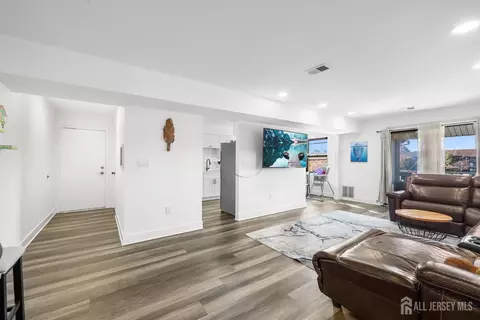 1609 Raspberry Ct, Edison, NJ 08817 photo 4
