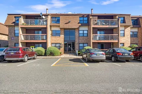 1609 Raspberry Ct, Edison, NJ 08817 photo 2