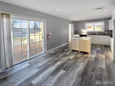 338 Runyon Ave, Middlesex, NJ 08846 photo 5