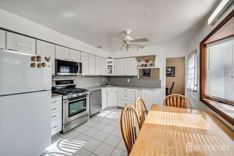 10 Pendleton Pl, Edison, NJ 08820 photo 11