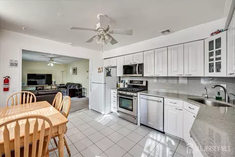 10 Pendleton Pl, Edison, NJ 08820 photo 12