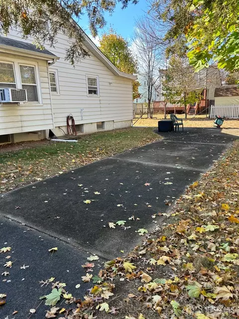222 Washington Ave, Edison, NJ 08817 photo 3