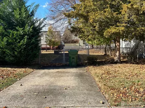 222 Washington Ave, Edison, NJ 08817 photo 2