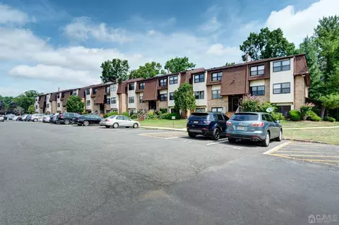 1947 Raspberry Ct, Edison, NJ 08817 photo 2