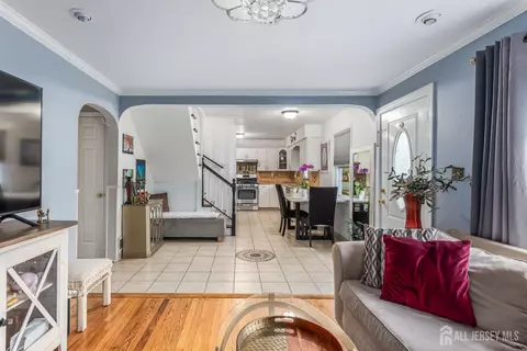 Entry Way - 352 Main St, Matawan, NJ 07747 photo 2 of 3