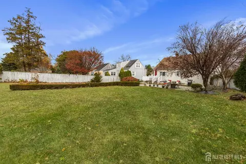 Exterior - 352 Main St, Matawan, NJ 07747 photo 8 of 9
