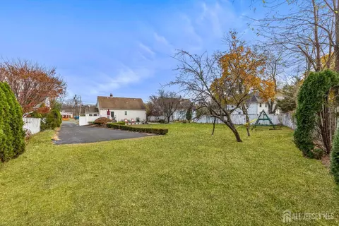 Exterior - 352 Main St, Matawan, NJ 07747 photo 7 of 9
