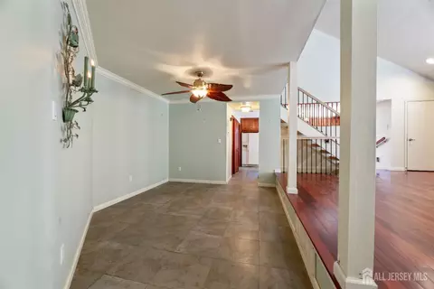 57 Westgate Dr, Edison, NJ 08820 photo 7