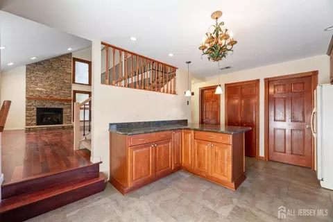 57 Westgate Dr, Edison, NJ 08820 photo 9