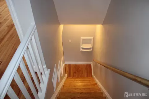 84 Macarthur Dr, Edison, NJ 08837 photo 16