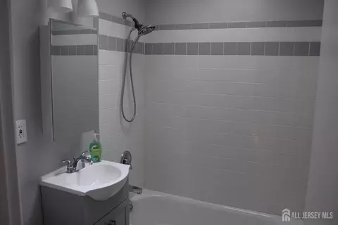 84 Macarthur Dr, Edison, NJ 08837 photo 19