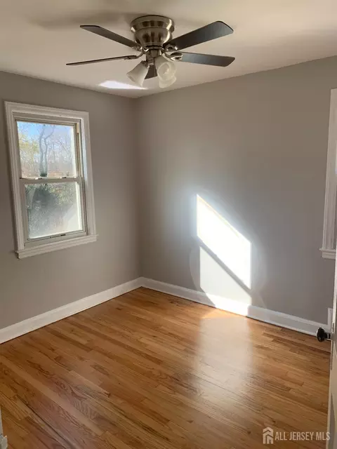 84 Macarthur Dr, Edison, NJ 08837 photo 23