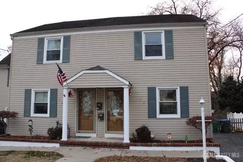 84 Macarthur Dr, Edison, NJ 08837 photo 1