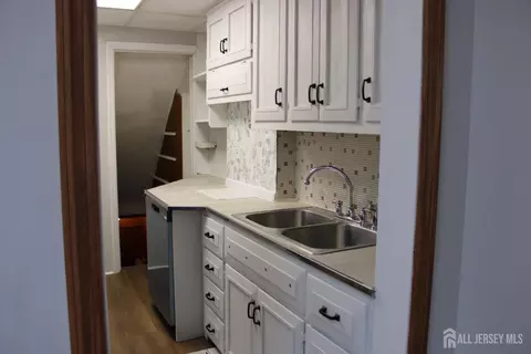 84 Macarthur Dr, Edison, NJ 08837 photo 8