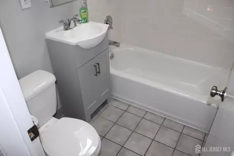 84 Macarthur Dr, Edison, NJ 08837 photo 18