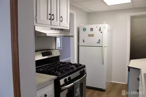84 Macarthur Dr, Edison, NJ 08837 photo 10