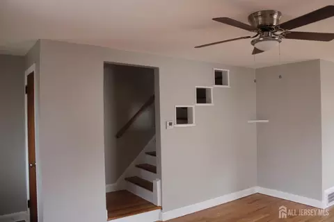 84 Macarthur Dr, Edison, NJ 08837 photo 5