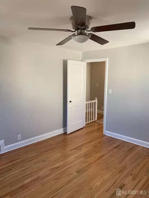 84 Macarthur Dr, Edison, NJ 08837 photo 21