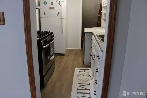 84 Macarthur Dr, Edison, NJ 08837 photo 9