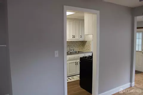 84 Macarthur Dr, Edison, NJ 08837 photo 7