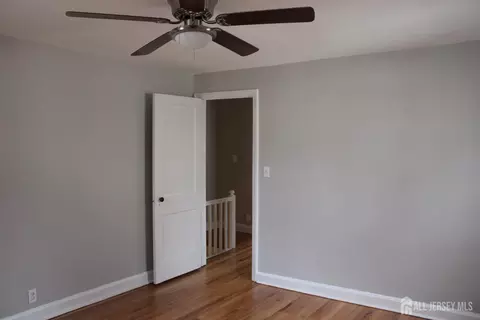 84 Macarthur Dr, Edison, NJ 08837 photo 20