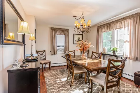 25 Simpson Ave, Edison, NJ 08817 photo 2