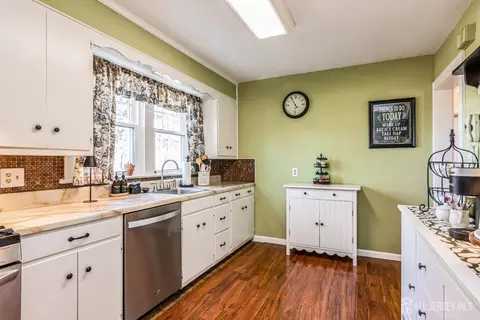 25 Simpson Ave, Edison, NJ 08817 photo 9
