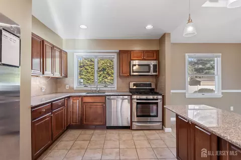17 Sulliman Rd, Edison, NJ 08817 photo 8