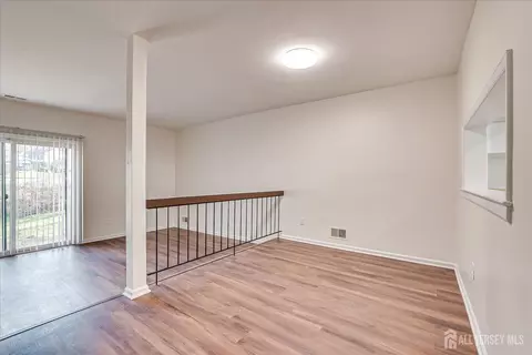 605 Maplecrest Rd W, Edison, NJ 08820 photo 12