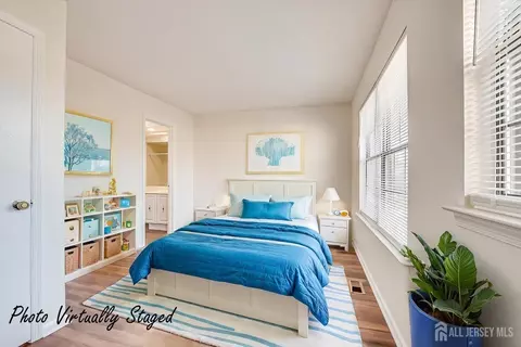 605 Maplecrest Rd W, Edison, NJ 08820 photo 24