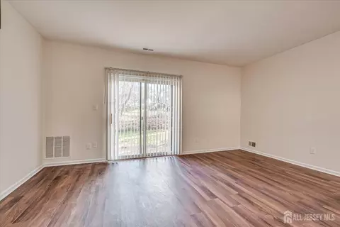 605 Maplecrest Rd W, Edison, NJ 08820 photo 15