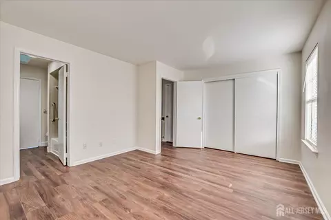605 Maplecrest Rd W, Edison, NJ 08820 photo 22